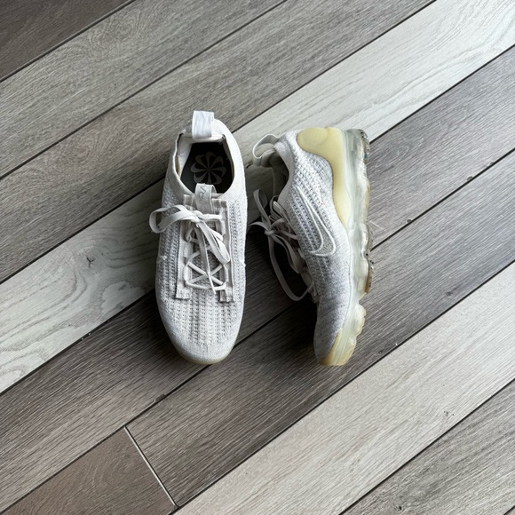 Nike Shoes - Nike Women's Air VaporMax 2021 Flyknit Shoes | Size: 7 | Pre-Owned Condition